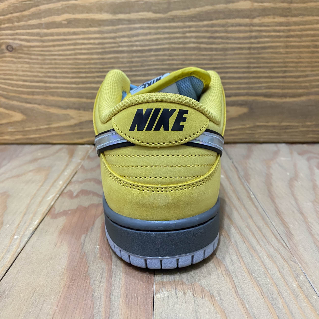NIKE SB DUNK LOW PRO
