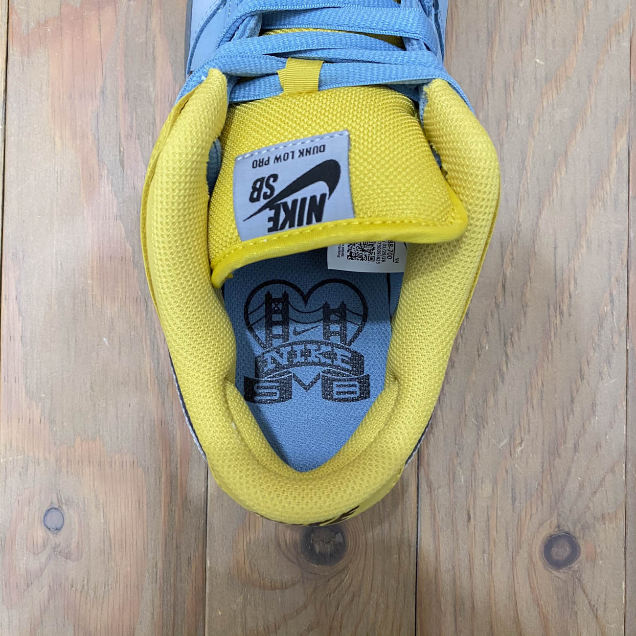 NIKE SB DUNK LOW PRO