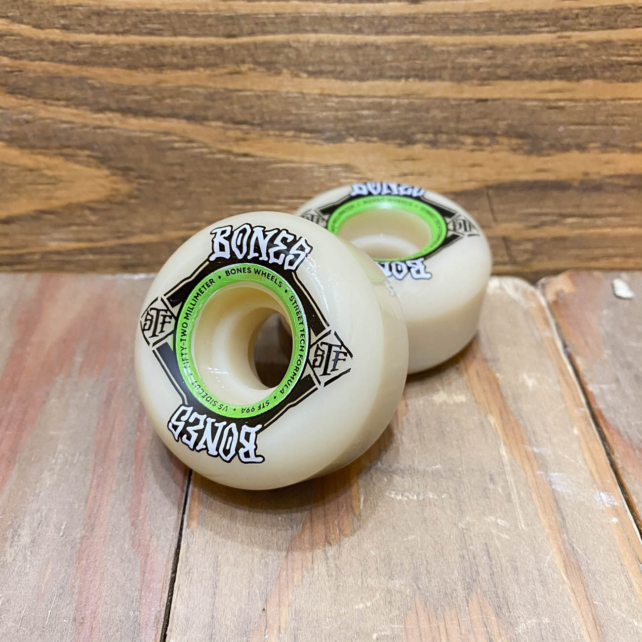 BONES STF V5 SIDECUT 99A 52mm