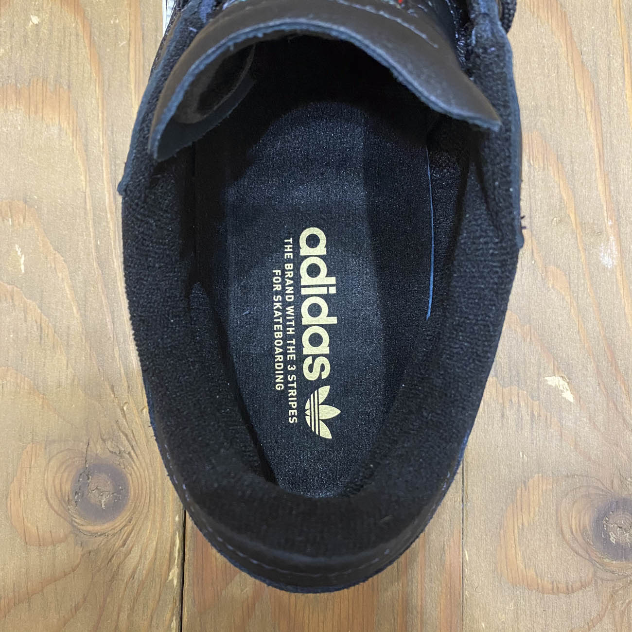 k0226-02★FOX アイスバケット ブラック まとめて2点 ADIDAS BUSENITZ VULC II BLACK/WHITE | 東京のスケートボードショップ