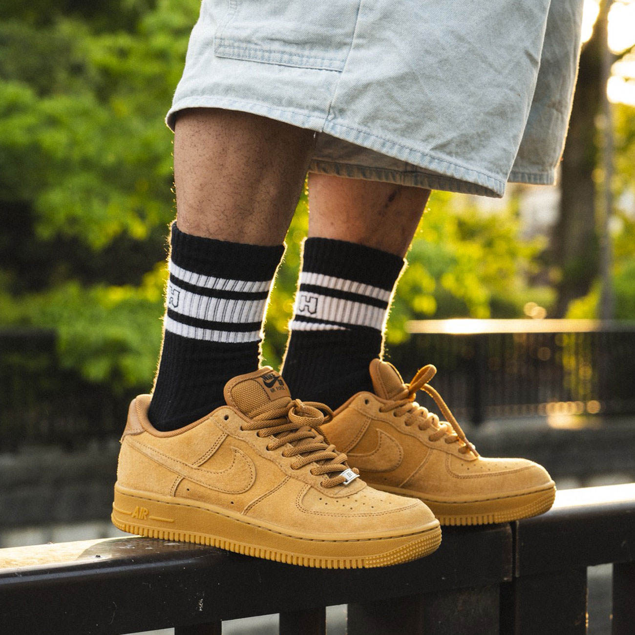 NIKE SB AIR FORCE 1 FLAX