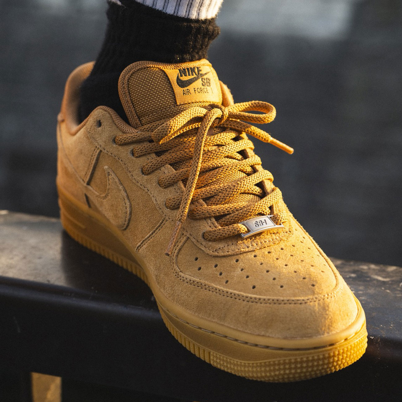 NIKE SB AIR FORCE 1 FLAX