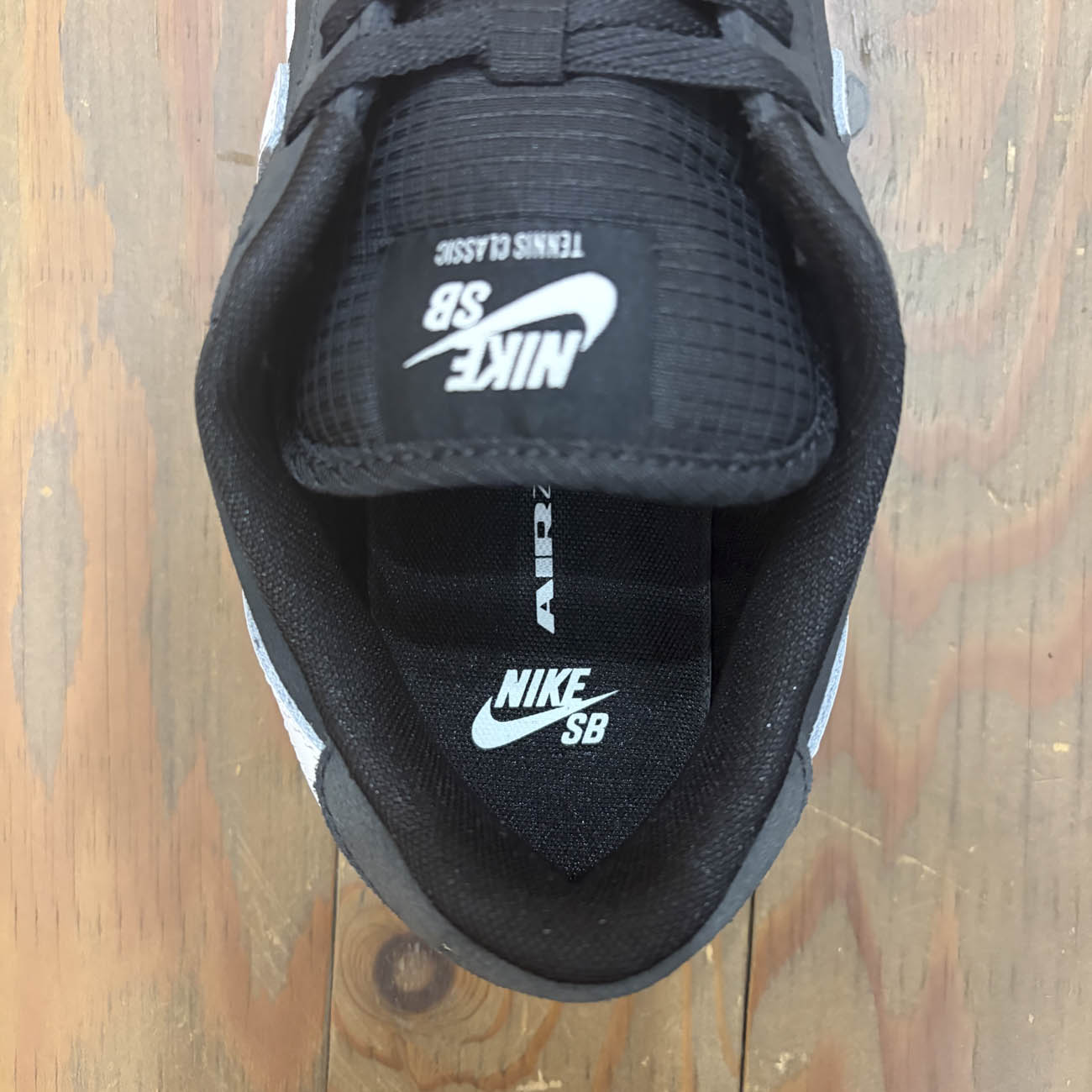 NIKE SB ZOOM TENNIS CLASSIC BLACK/WHITE
