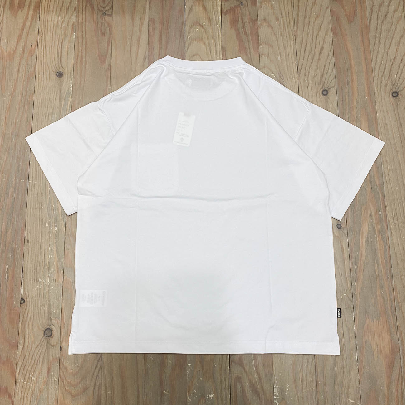 EVISEN E POCKET TEE