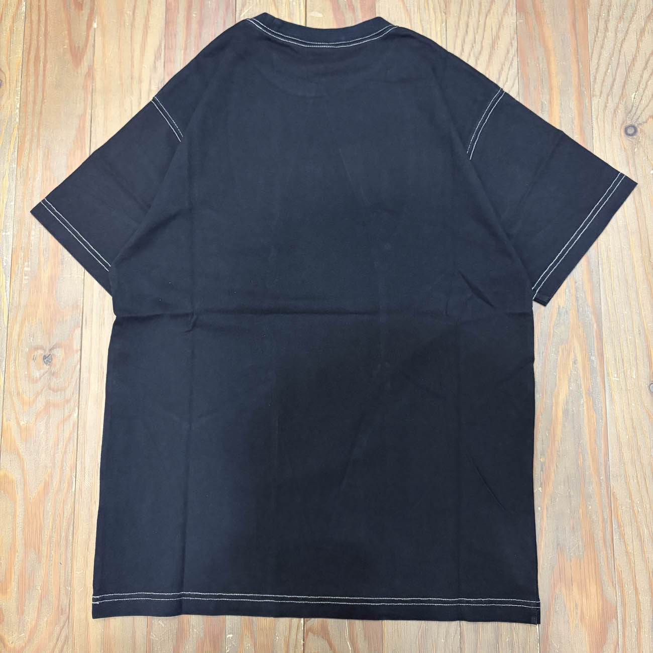 PASS~PORT OFFICIAL CONTRAST TEE