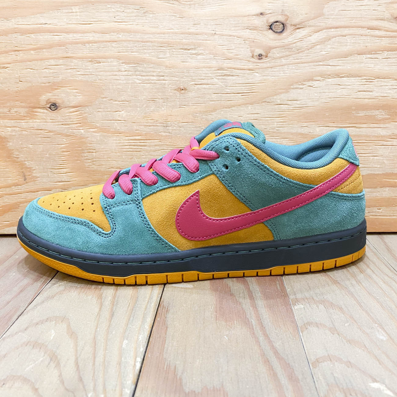 NIKE SB DUNK LOW PRO GREEN NOISE/WATERMELON | 東京のスケートボード