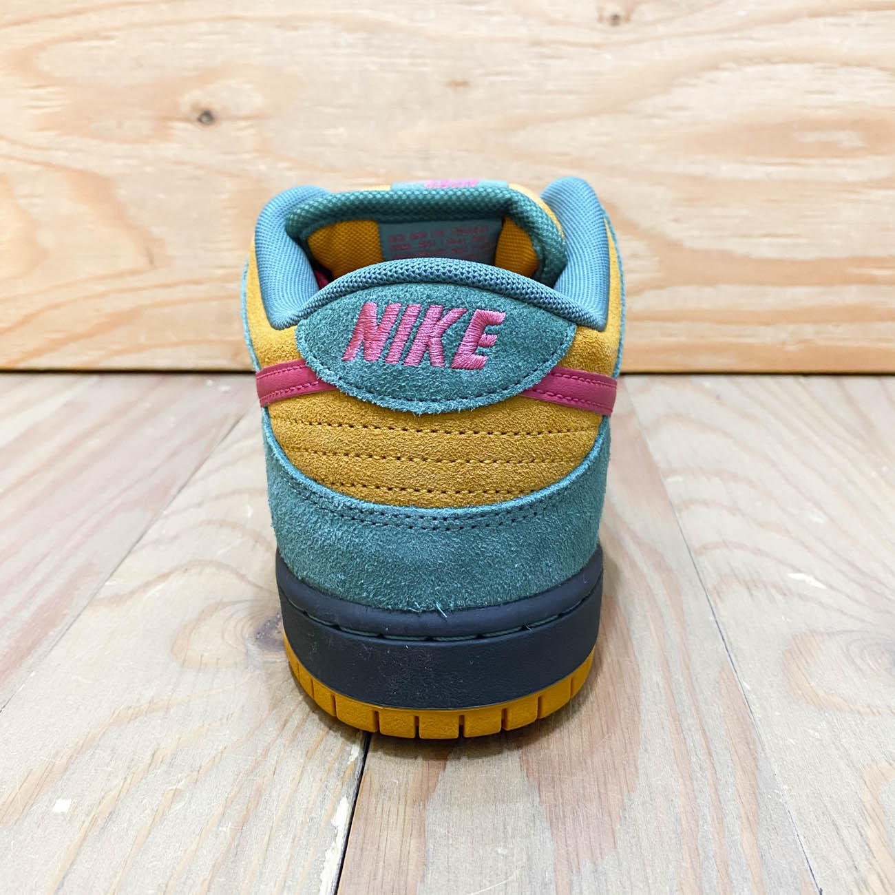 NIKE SB DUNK LOW PRO GREEN NOISE/WATERMELON | 東京のスケートボード