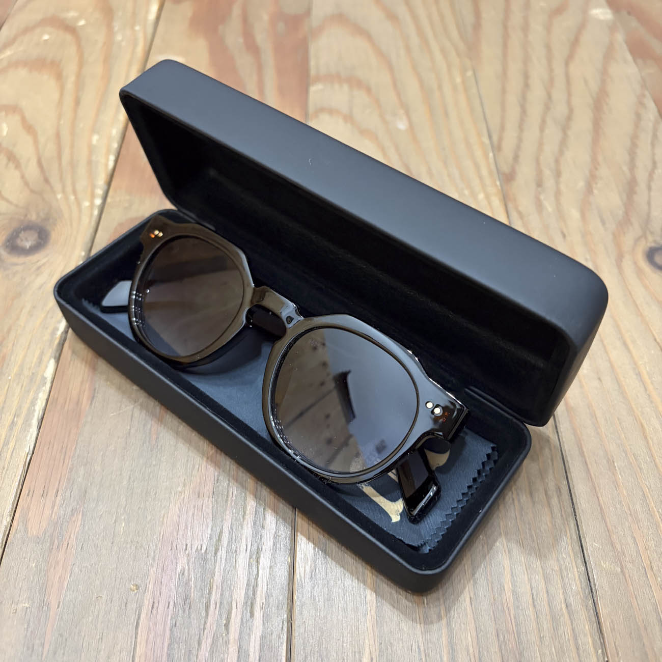 EVISEN EVI SUNGLASSES - TORTOISESHELL
