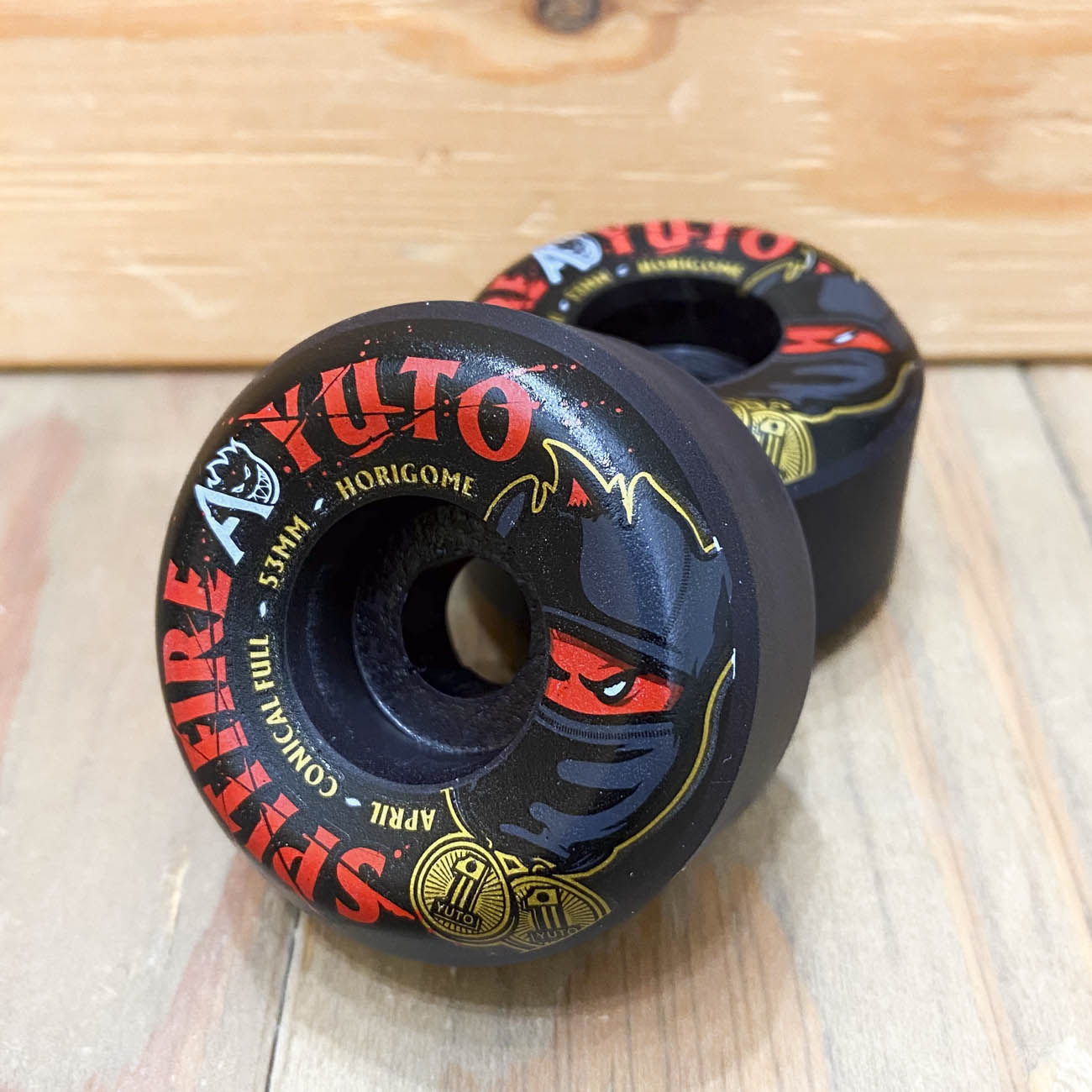 【スクエア】SPITFIRE x APRIL YUTOF4 CONICAL FULL 99A 53mm BLACK