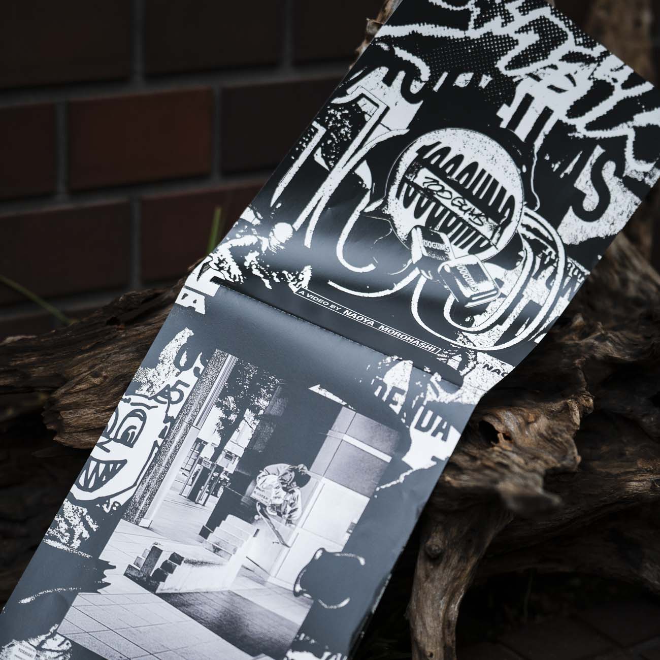 100GUMS DVD & BOOKLET