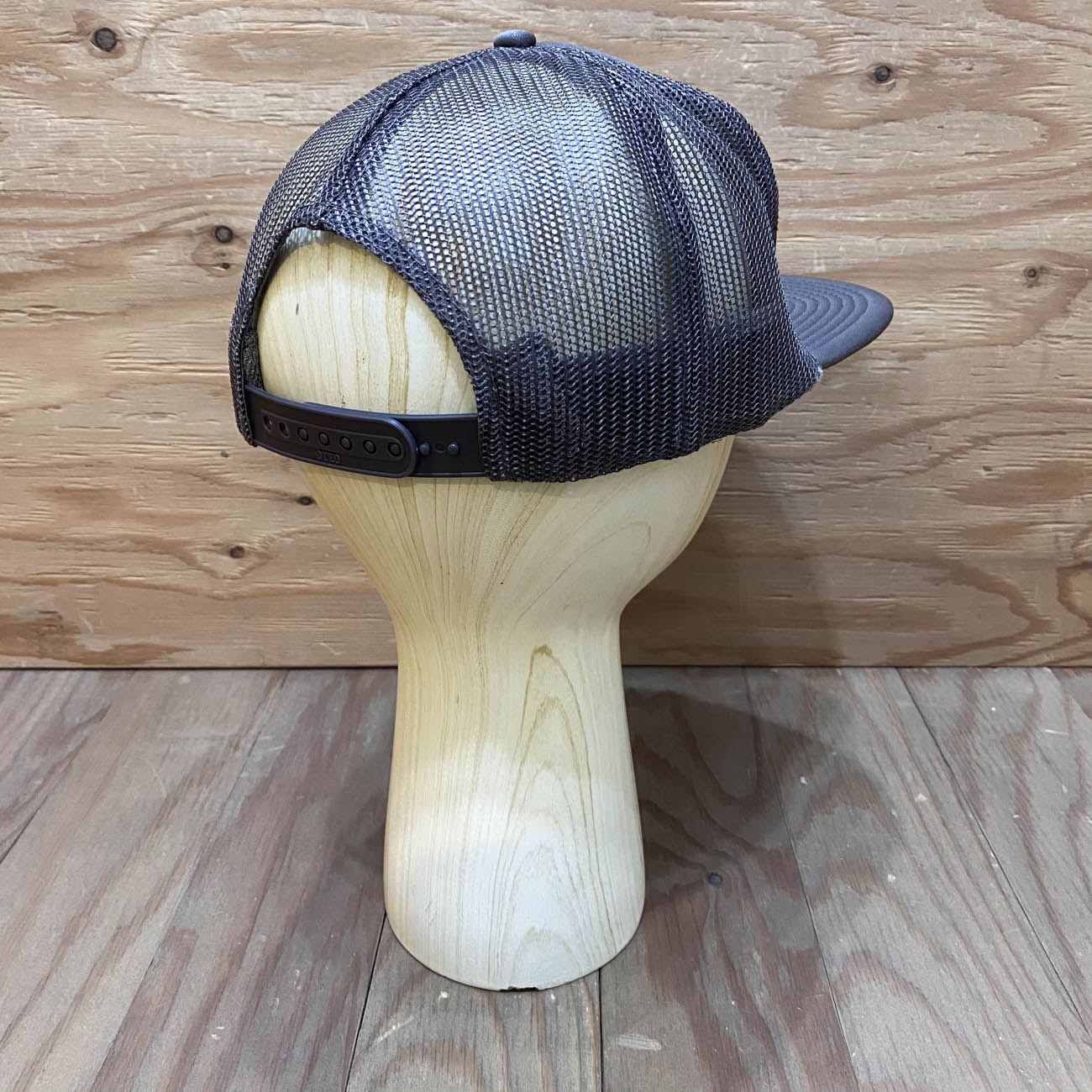 NO END LOGO MESH CAP