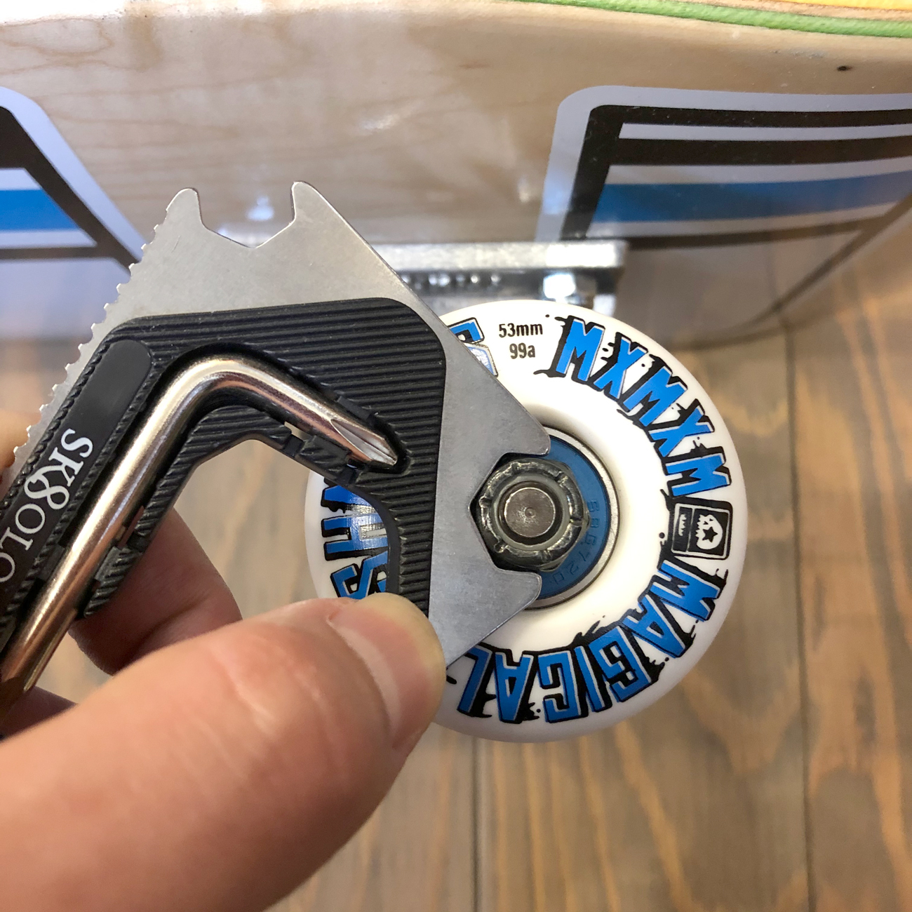 SK8OLOGY CARABINER SKATE TOOL 2.0 METAL x BLACK HIGHSOX SKATEBOARDS